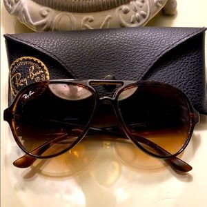 RAY BAN AVIATORS